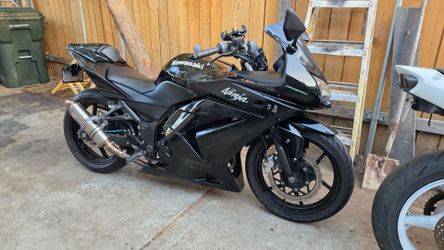 2009 Kawasaki Ninja 250R. Low miles