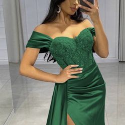 NEW** Hebeos Emerald Green Prom Dress - Size 14-16