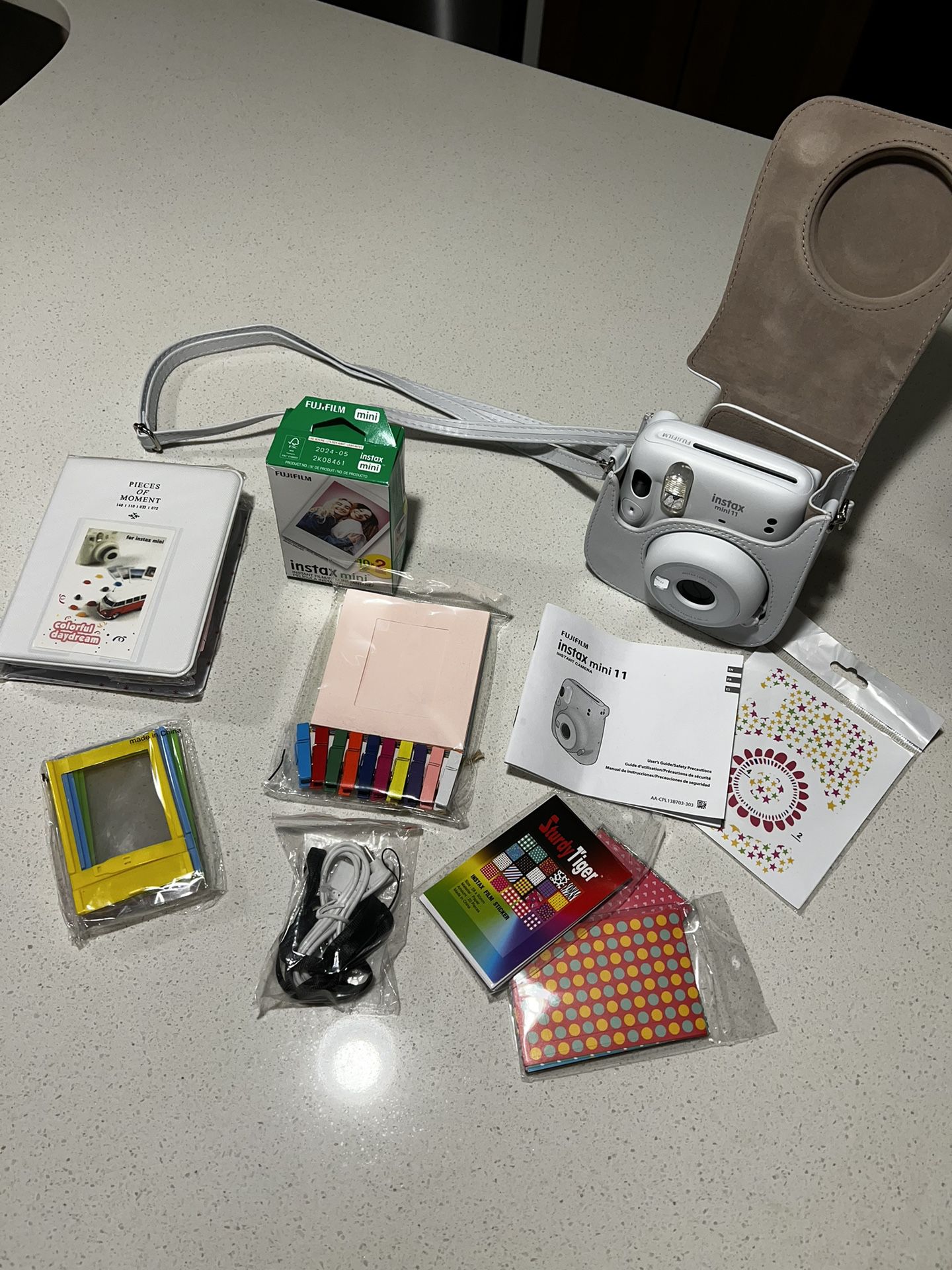 polaroid camera + kit and extra film