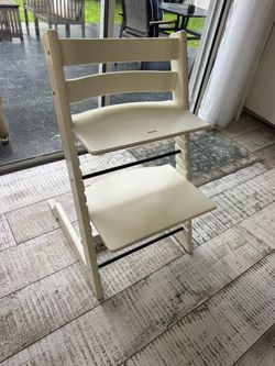 Stokke Tripp Trapp Adjustable High Chair – White