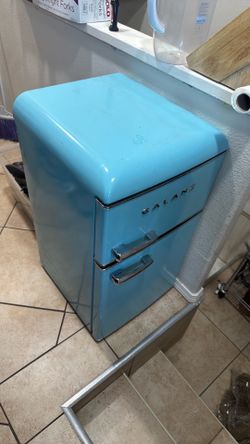 Galanz mini fridge
