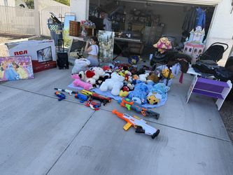 Garage Sale 3901 Gold Point St Las Vegas NV 89129