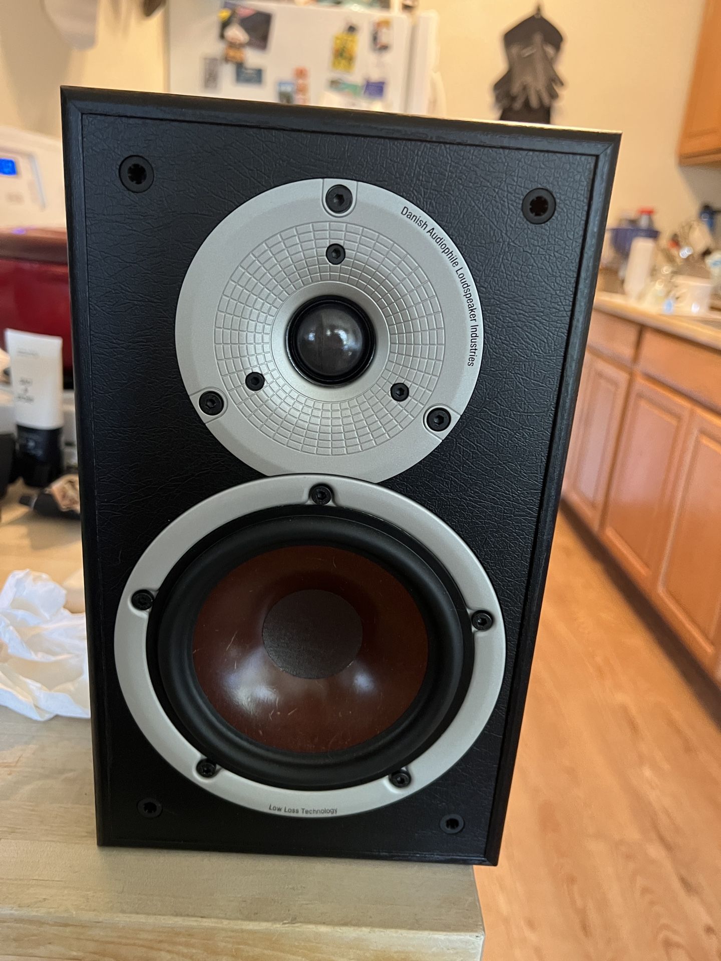 Dali Spektor 2 Bookshelf Speakers.