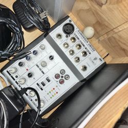 Behringer Eurorack Small Format  Audio Mixer