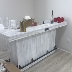 bar (mobile) with wheels and sink/storage