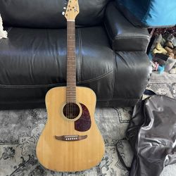 Guitar Fender redondo $400 No Shipping