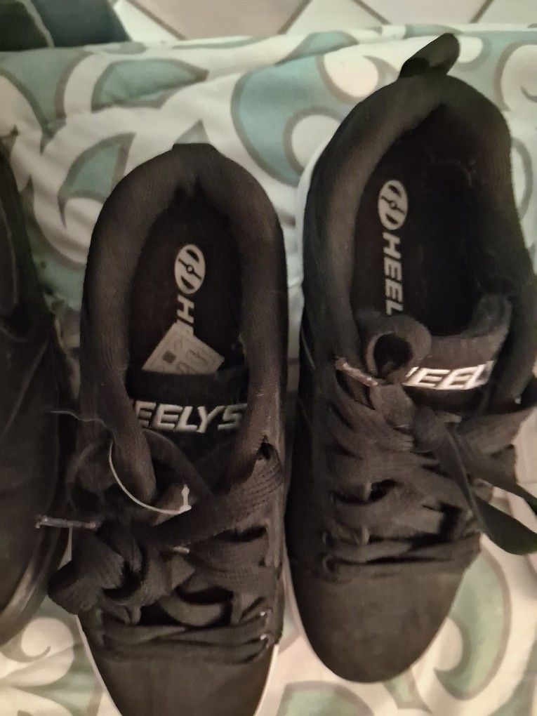 Heely Size 4