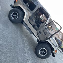 Jeep 2004 Sahara