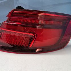 2017-2018 AUDI A3 SPORTBACK E-TRON RIGHT OUTER TAIL LIGHT 