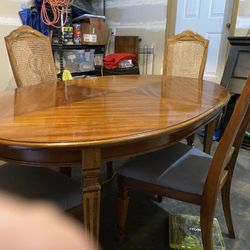 Dining Room . 6 Chairs . Good Condition 