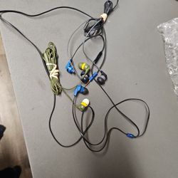 3 Pair Skull Candy Wires Earbuds