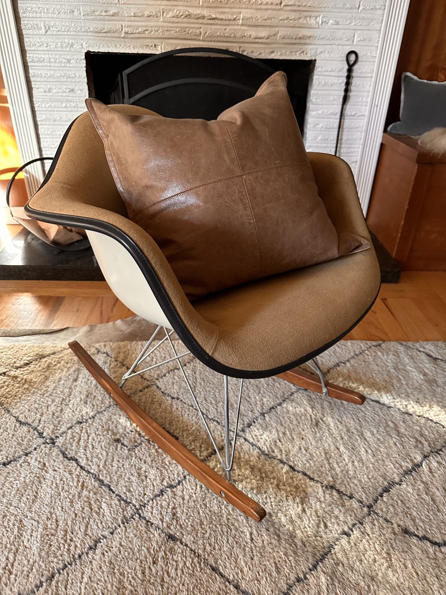 Eames Upholstered Rocking Chair - Vintage