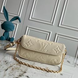 Shape a soft and comfortable close-fitting configuration.