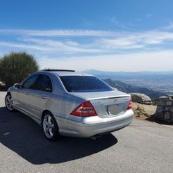 2005 Mercedes-Benz C230 Kompressor Sport Sedan Amg Packages 