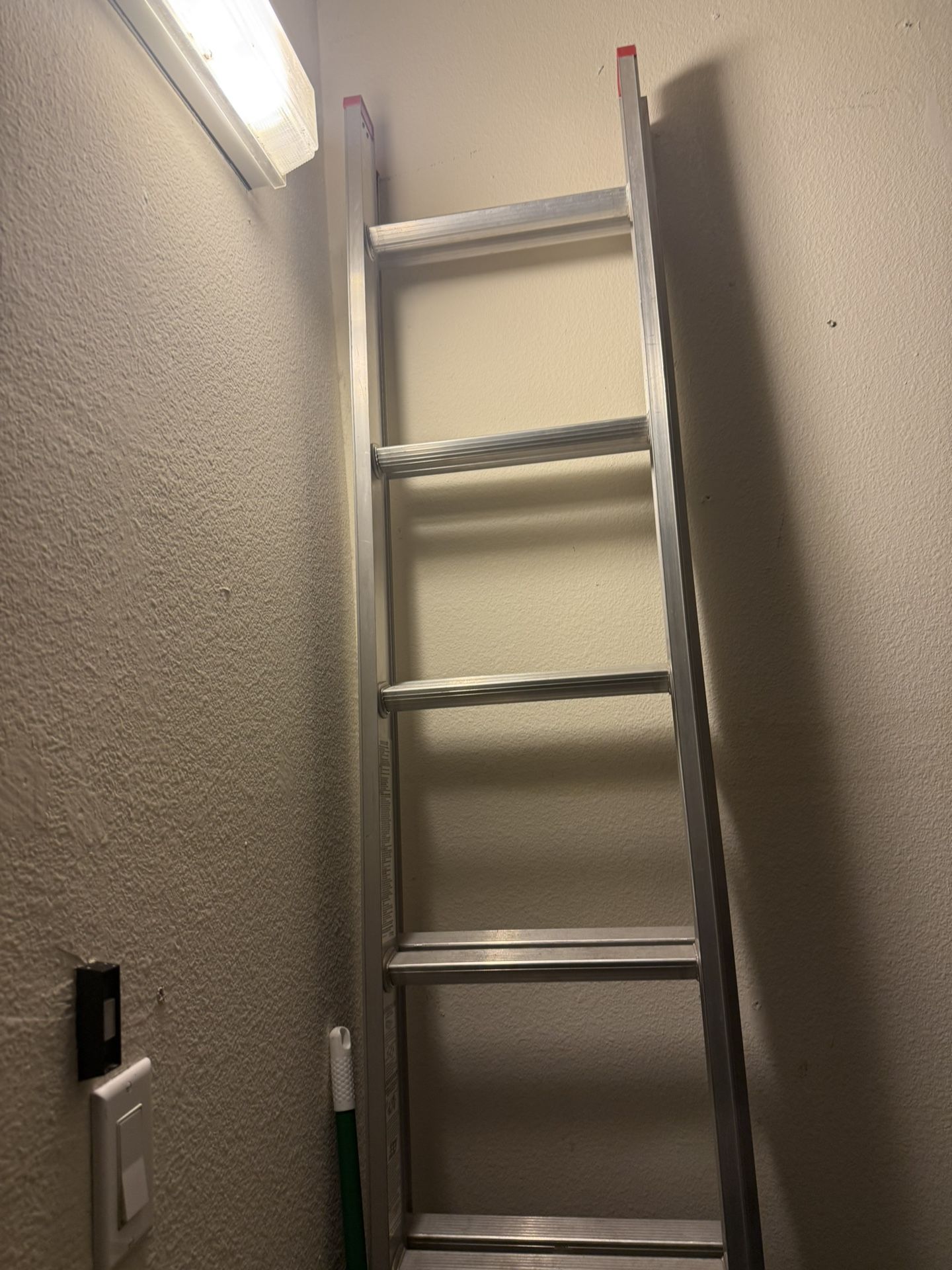 20’ Aluminum Extension Ladder And 6’ A Frame Aluminum 