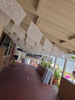Papel picado 14 tiras con 8 cuadros de papel picado ;