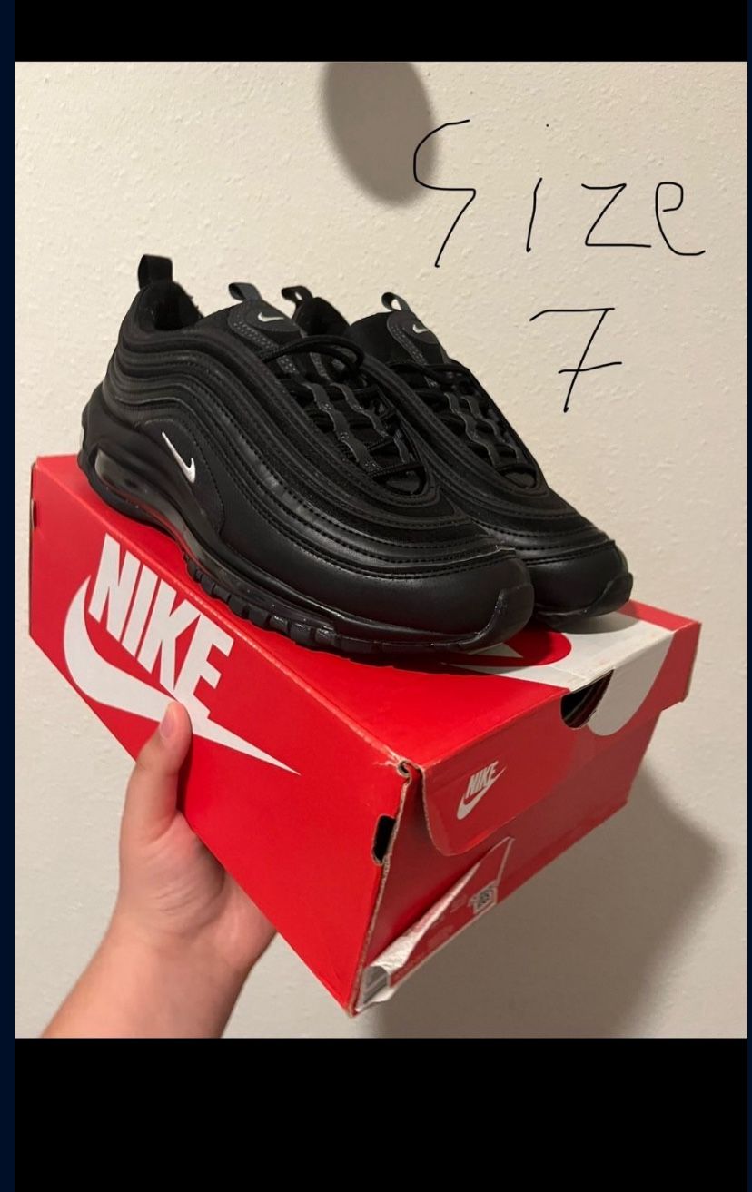 Nike Big Kids Air Max 97 size 7Y