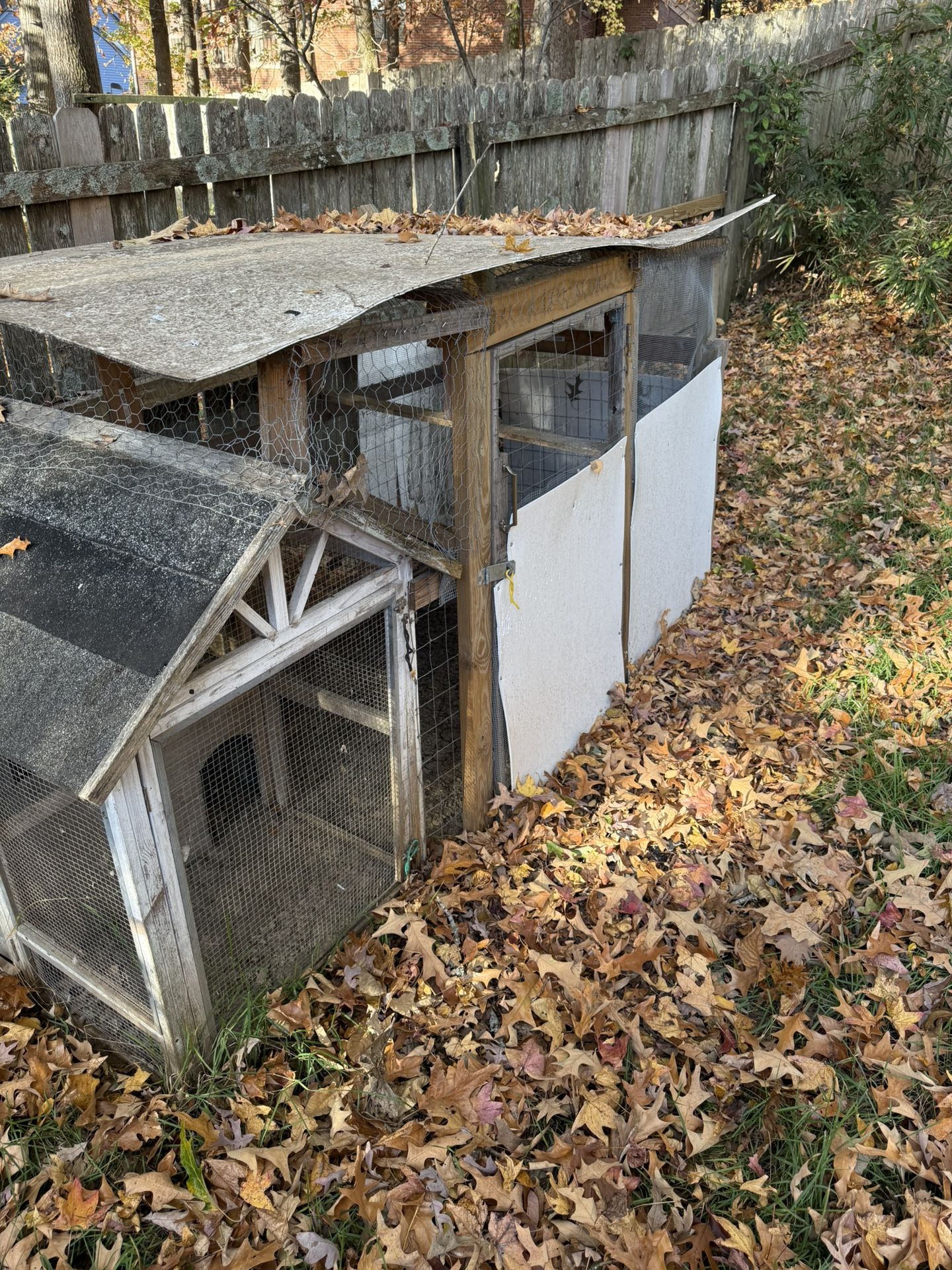 Extra Large Poultry Coop 8.5’ X 4.5’ Nice