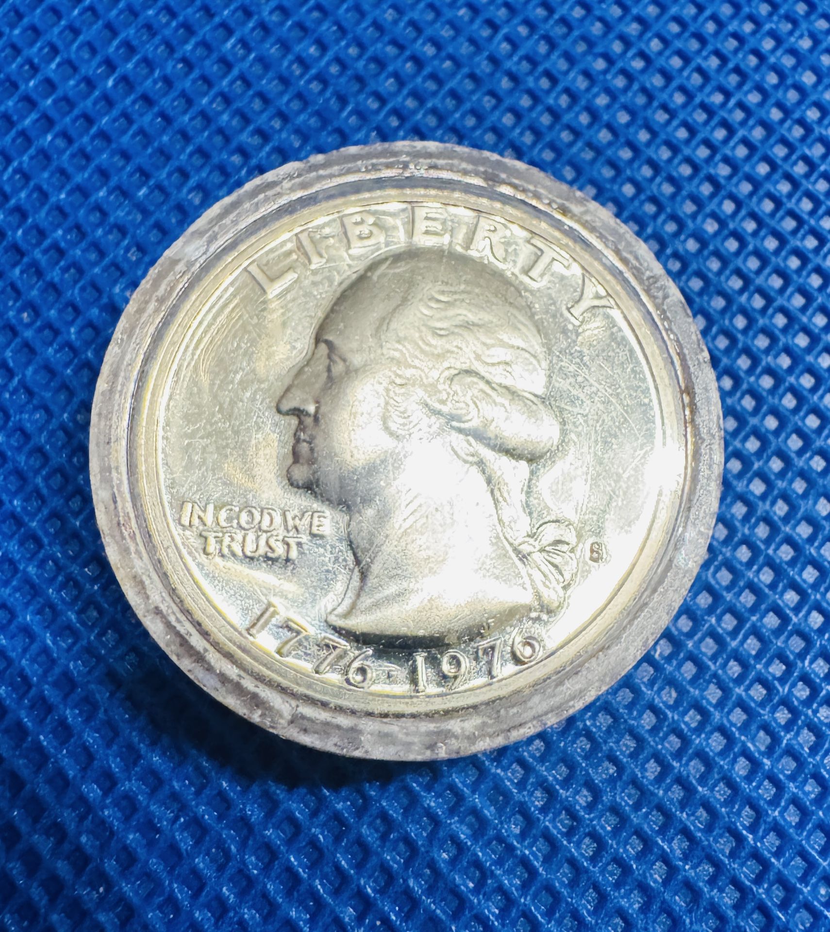 Bi- Centennial 1976 s Silver Quarter Proof Like