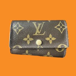 Authentic Louis Vuitton Monogram Key holder