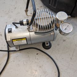 Central Pneumatic Air Brush Compressor