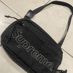 Supreme Shoulder Bag (FW18)