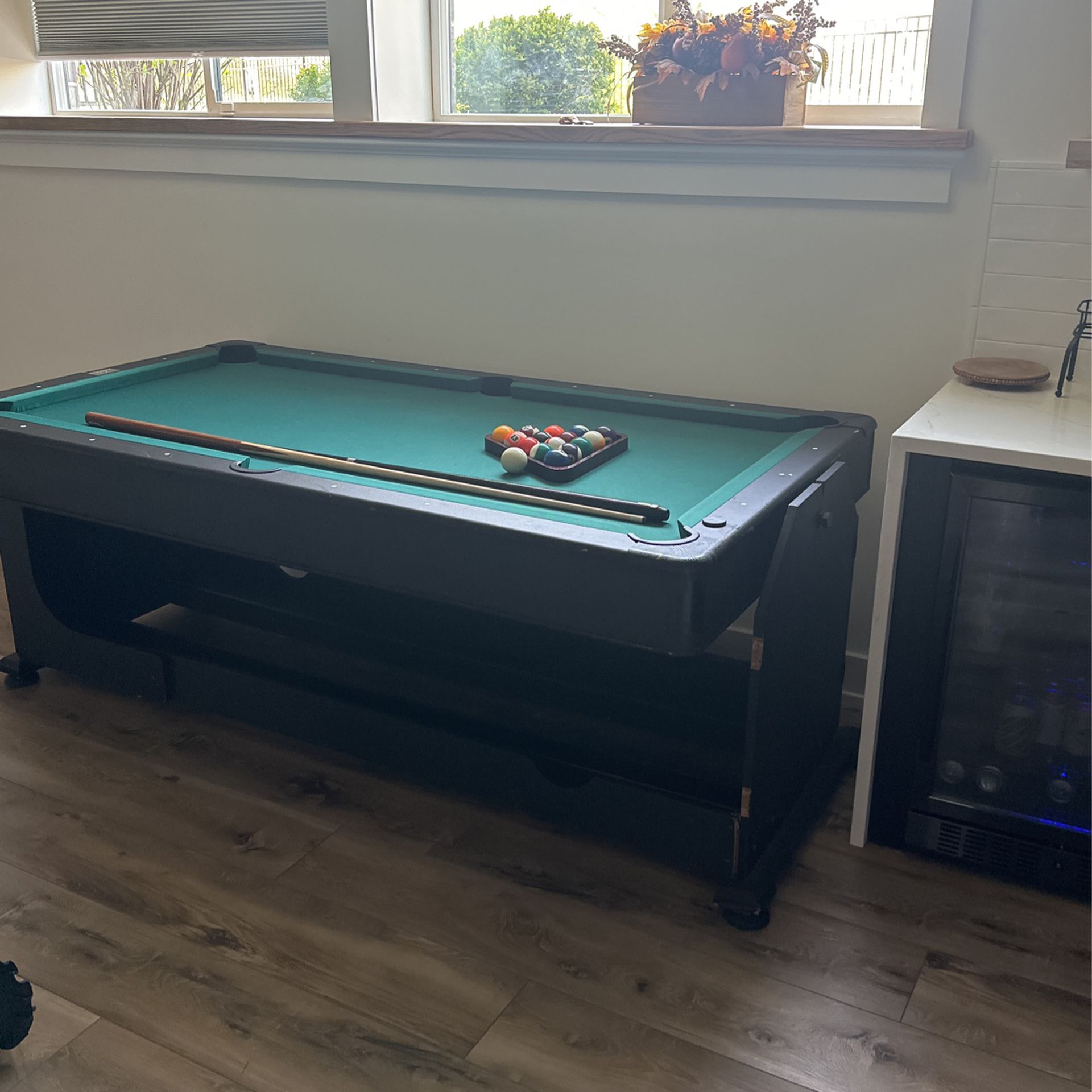 Pool/Gaming Table With Sticks And balls Included