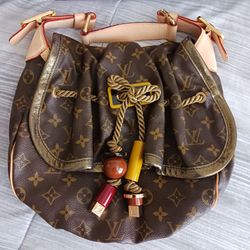 LOUIS VUITTON "KALAHARI" BAG
