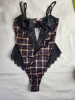 Victoria SECRET  Vs Very sexy satin wicked teddy  Size Small black Square Pattern