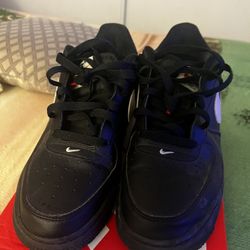 Black Air Forces / size 7