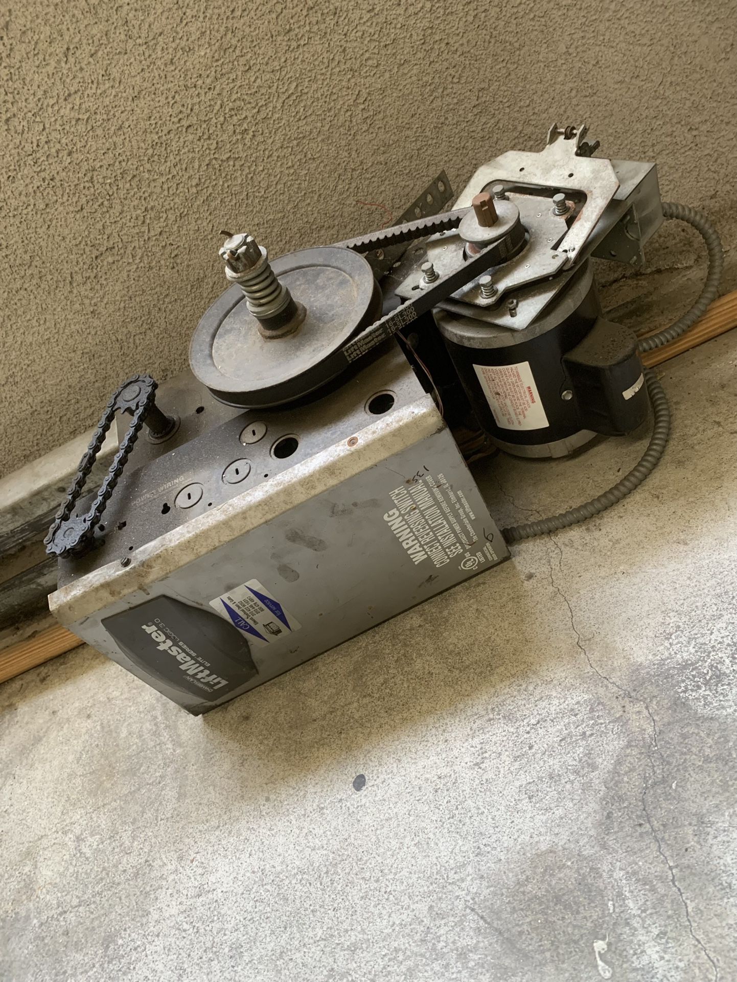 chamberlain-lift-master-elite-series-logic-3-0-trolley-operator