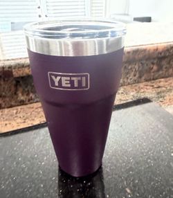 New Yeti Rambler 30 ounce Tumblr