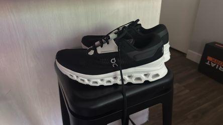 Women’s on cloud size 10.5 shoes