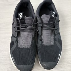 Youth On Cloud Sky Shoes- Size 6.5