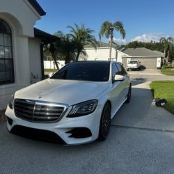 Mercedes-Benz S560 RWD  