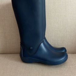 Crocs Women’s Size 9 Boots. Non Smoking Home. Cash Only Northeast Richland County