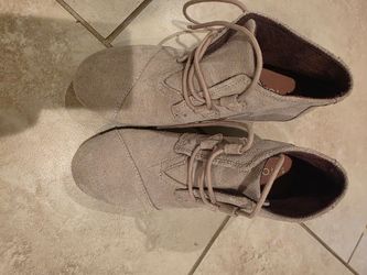Tom's shoes