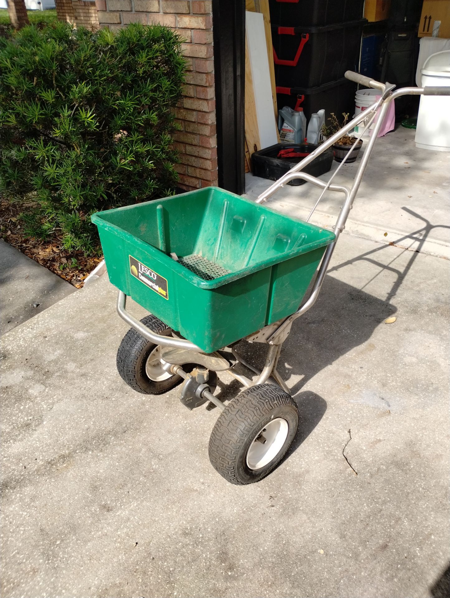 Lesco seed spreader