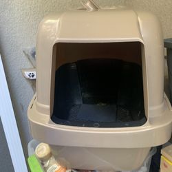 SIFTING Covered Cat Litter Box