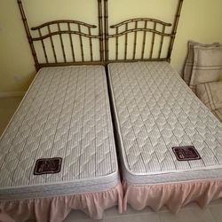 2 Twin bed with Headboards