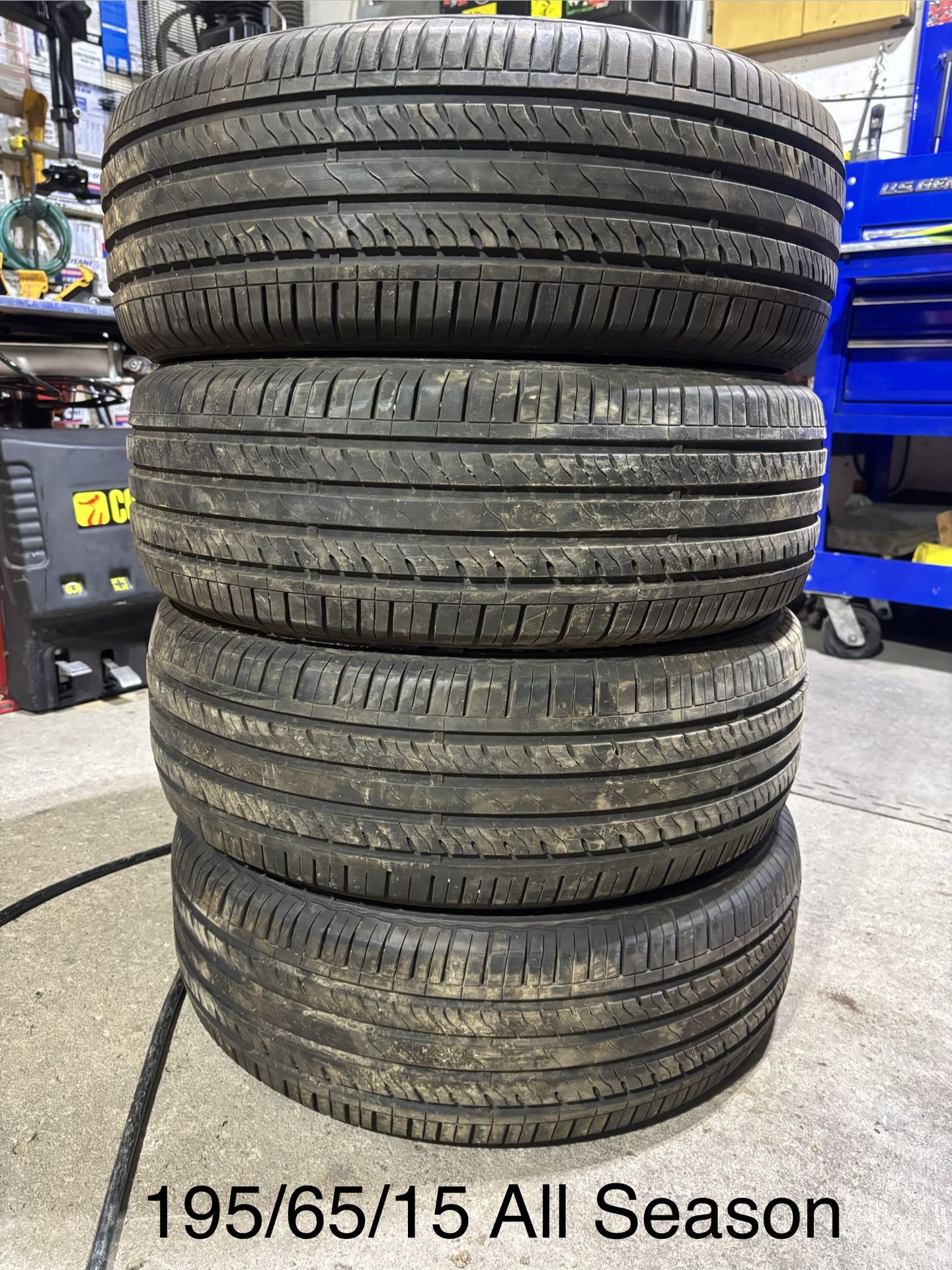 (4) - 195/65/15 Starfire Solarus All Season Tires