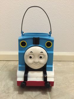 Thomas and friends train shape bucket - used