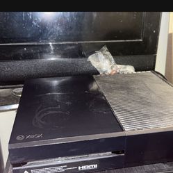 Xbox One With Nba 2k23, Madden 22 , MLB 22