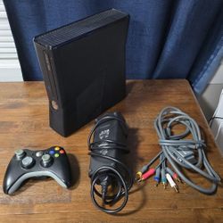 🎮 Xbox 360 Slim Bundle – $100 – Great Condition