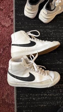 Nike size 5.5 white hightops