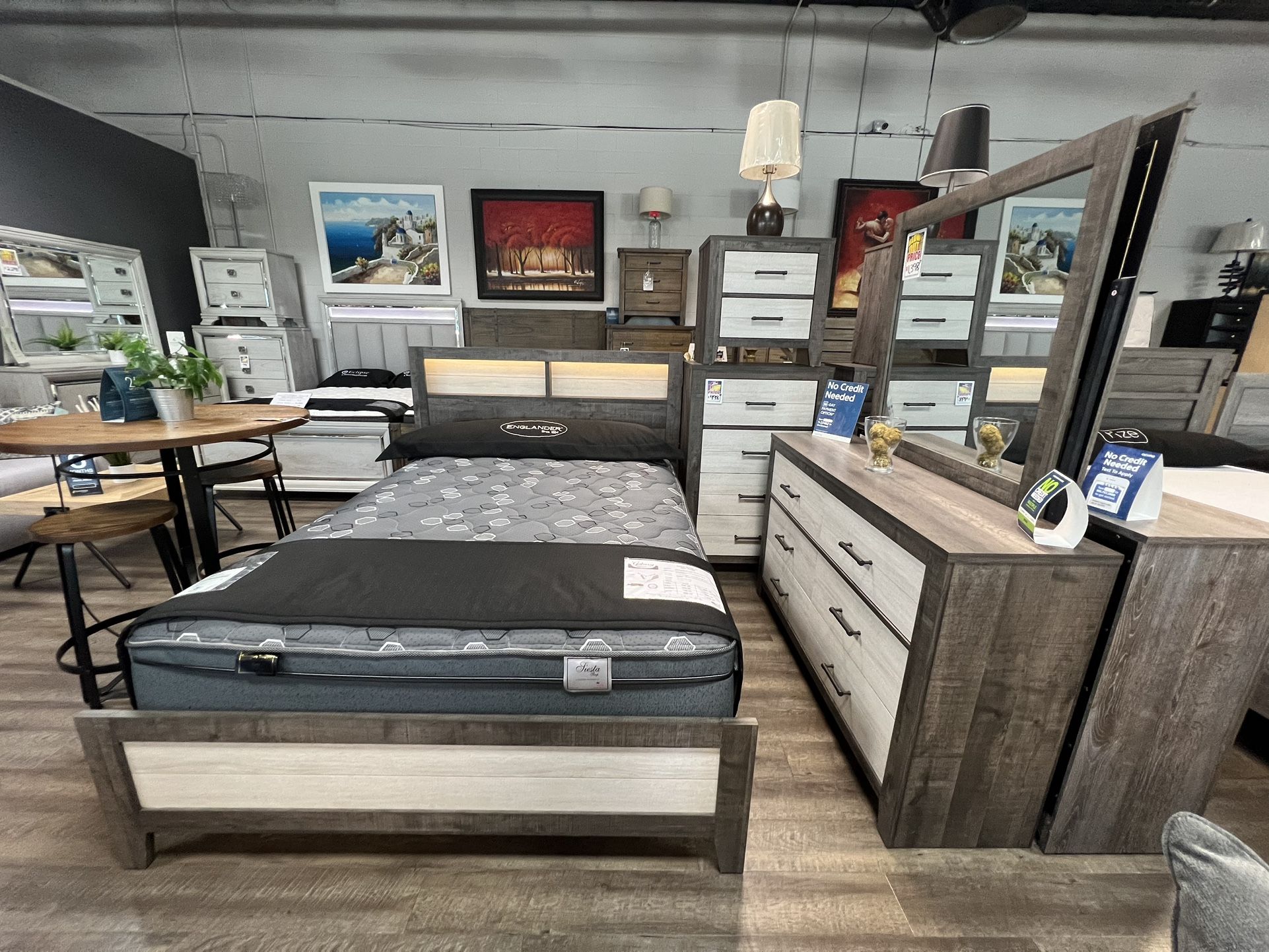 4pc Queen Size Bed Set