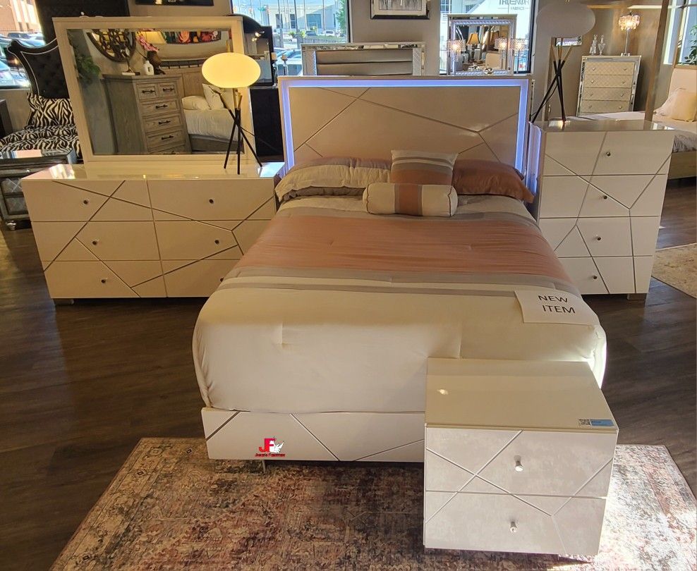 New Arrival! 7pc Queen/king Bedroom Set😍/ Take it home with only$39Down/ Hablamos Español Y Ofrecemos Financiamiento 🙋🏻♂️
