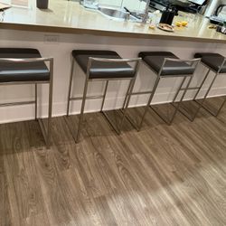 4 Bar Stools