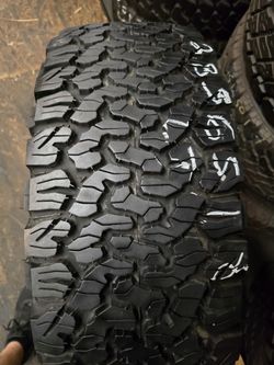 2 Tires Lt 275.65.18 Bfgoodrich All Terrain Ko2 99 % Tread Dot 4522