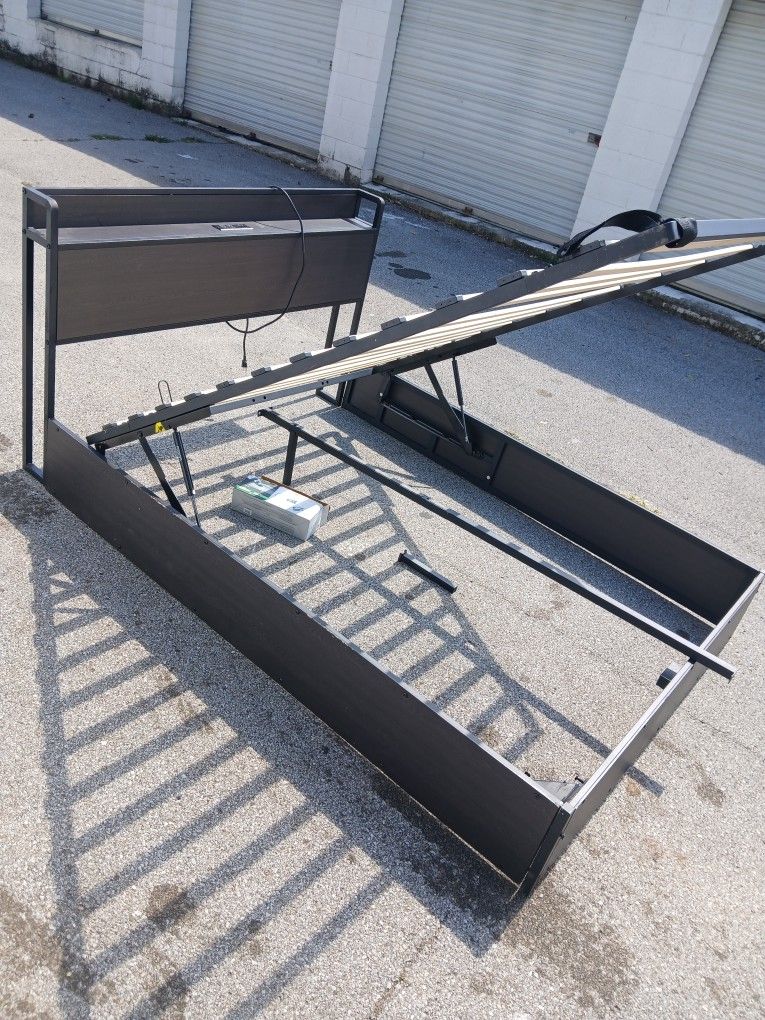 Queen Size Mattress With Storage Bed